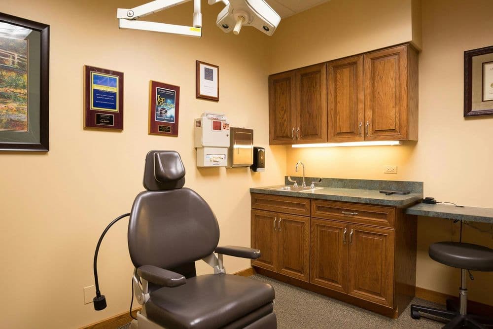 Chicago Hair Institute - hair transplant in Oakbrook Terrace, IL