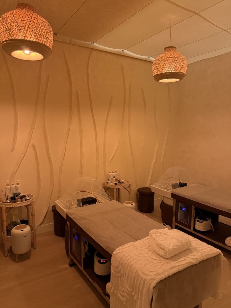 Room 17 - hair transplant in Los Angeles, CA