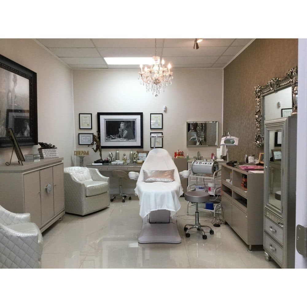 Skin and Scar Boutique - hair transplant in Tampa, FL