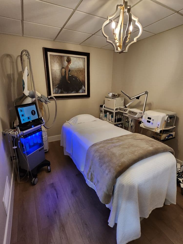 Serrao Rejuvenation Center - hair transplant in Maitland, FL