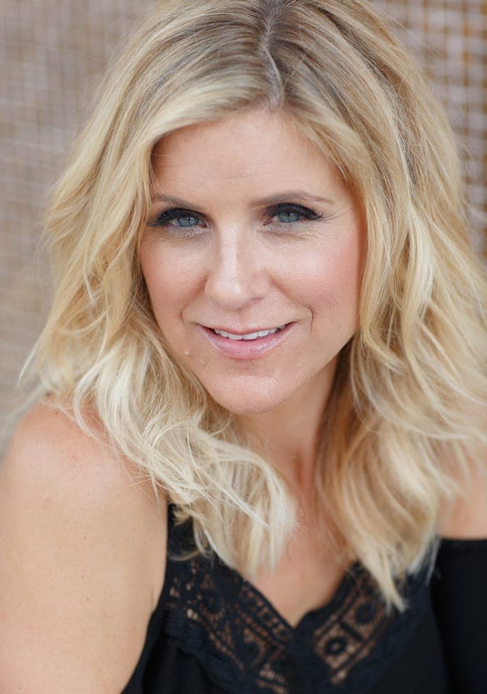 Hébé Healthy Hair Bar - hair transplant in Del Mar, CA