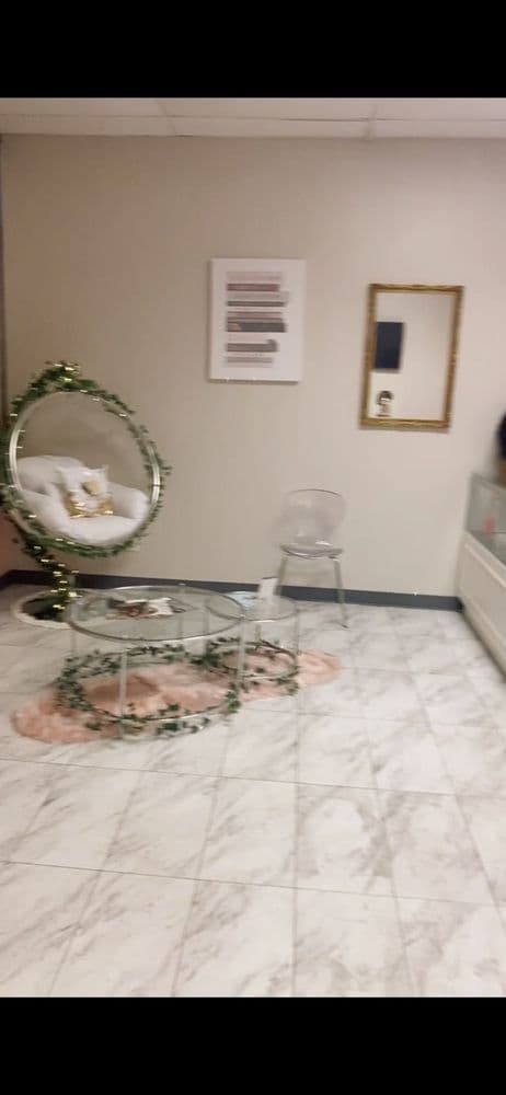 Lavish Luxè Beautique - hair transplant in Raytown, MO