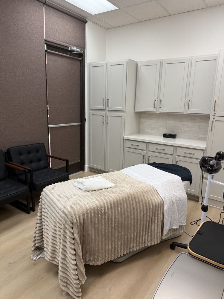 Fox Dermatology and Aesthetics - hair transplant in Mesa, AZ